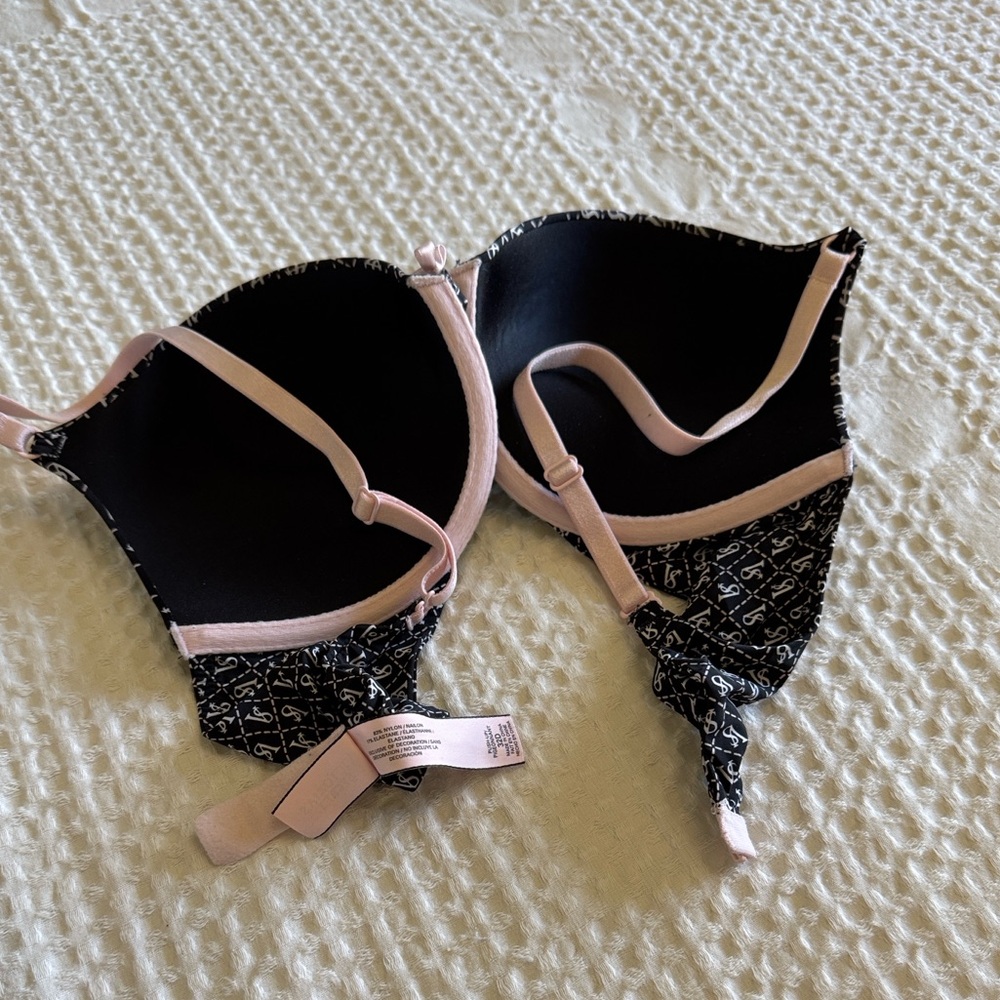 Victoria's Secret Bra Bundle 32D - Picture 2 of 13